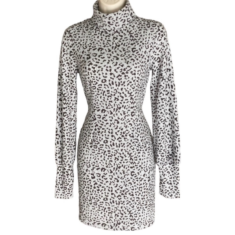 Charlotte Russe Small Womens
Sweater Dress Leopard Print Turtle
Neck NWT